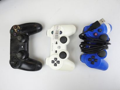 PLAYSTATION : Lot comprenant une console...