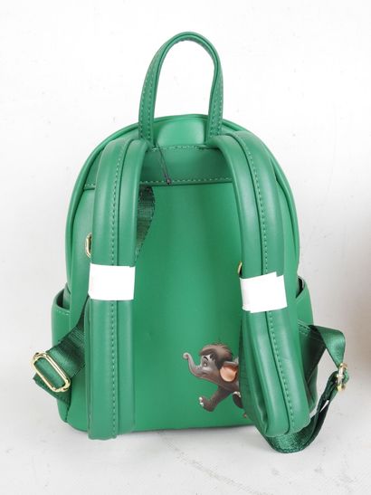 Deux SACS A DOS pour enfant l'un Barbie et...