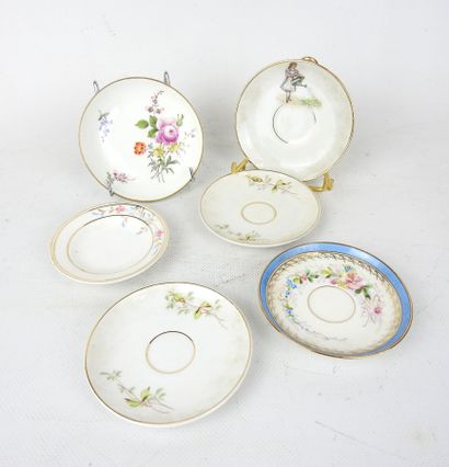 SIX porcelain COUPELLES decorated with flowers,...
