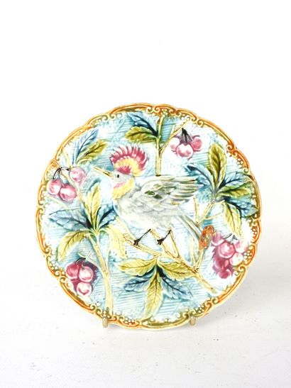 WASMUEL - Belgium: Barbotine scalloped rim...