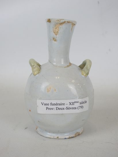 VASE with detached handles in earthenware...
