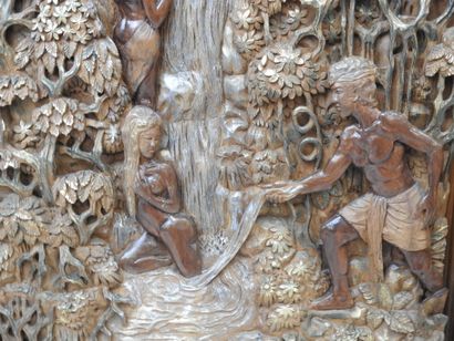 Le bain à la source. Relief en bois sculpté...