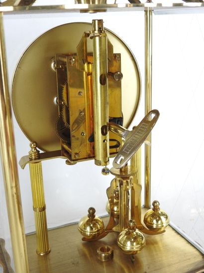 TROPHY : Horloge en fer forgé à décor feuillagé,...