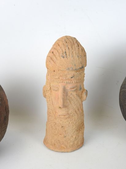 BURA, Niger Valley: Ancient terracotta funerary...