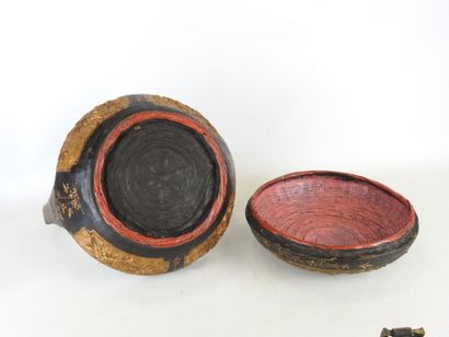 CHINA: Bronze perfume burner decorated with...