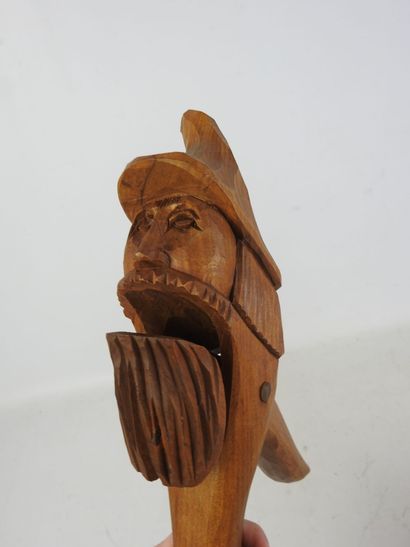 Saint Jacques de Compostelle. Carved wood...