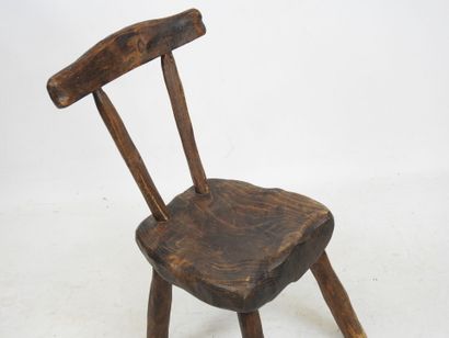 BRUTALIST CHAIR in stained wood. H.71 - L....