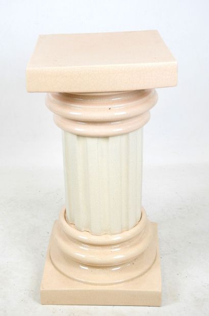 COLONNE en céramique craquelée rose, le fût...