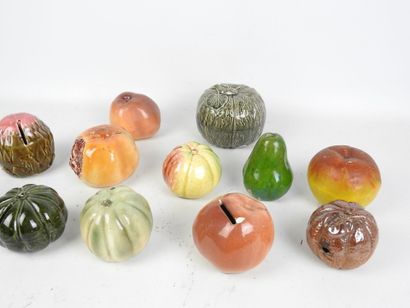 LOT of twelve glazed ceramic piggy banks...