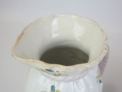 LOT OF PORCELAIN and FAIENCES including:...