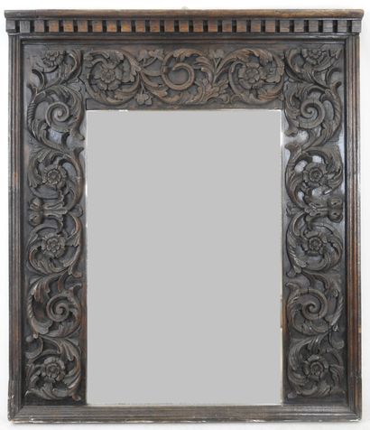 Renaissance-style MIRROR in molded and carved...