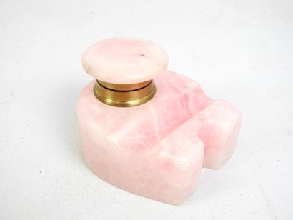 ENCRIER in pink alabaster. 19th century....