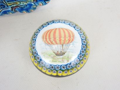 M. PERRET (XX-XXIe) : Horloge en céramique...