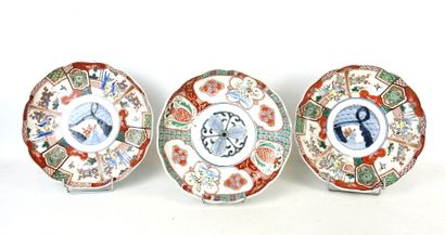 JAPAN: Three porcelain plates with blue,...