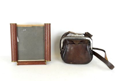 Pest-proof burgundy leatherette FRAME. 26...