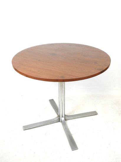 Circular TABLE with Formica top resting on...