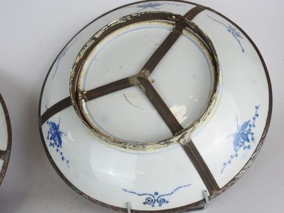 JAPAN: Two circular porcelain dishes with...