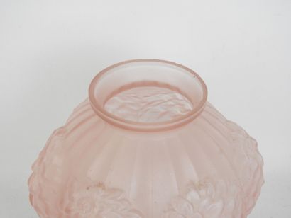Pierre de CAGNY (XXth) : Ball-shaped vase...
