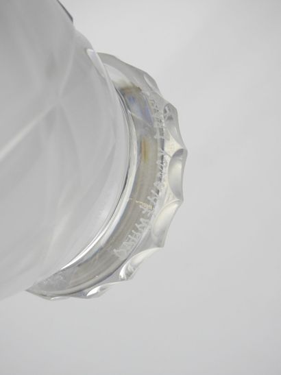 DAUM - NANCY : Vase with flared neck in cut...