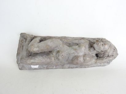 NU féminin. Sujet en plâtre teinté gris....