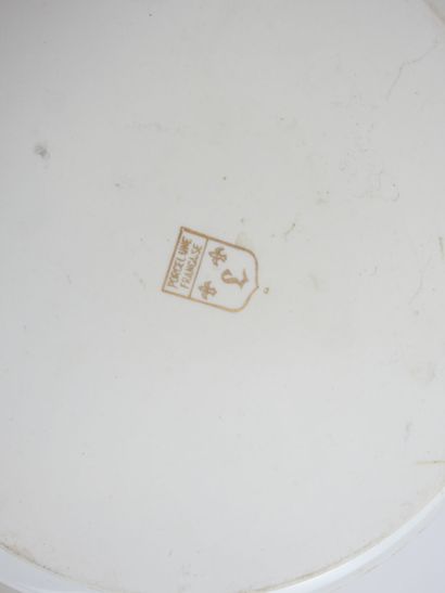 LIMOGES : Trois soupières empilables en porcelaine...