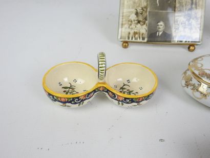 BROCANTE LOT including : - Two gilt metal...