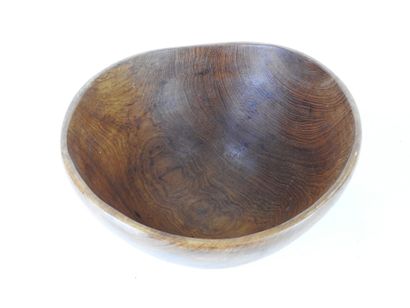 SALADIER en teck. Travail scandinave. H :...