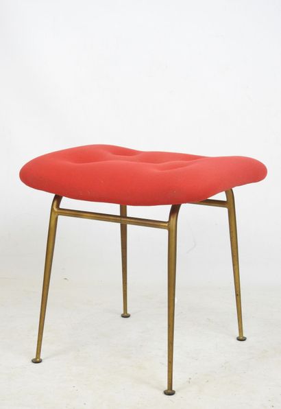 TABOURET quatre pieds en métal doré. Assise...