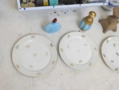 LOT comprising : - Limoges - M & S, three...
