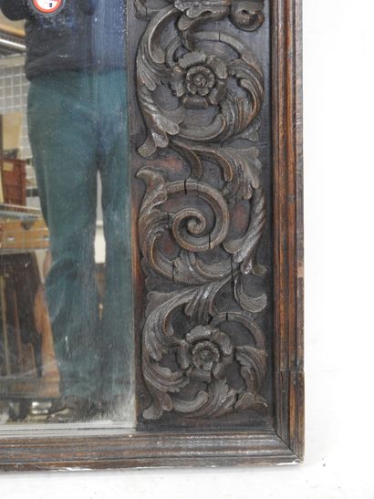 Renaissance-style MIRROR in molded and carved...