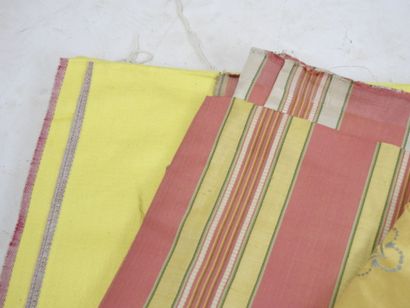 Maison JANSEN: Set of 4 large silk coupons,...