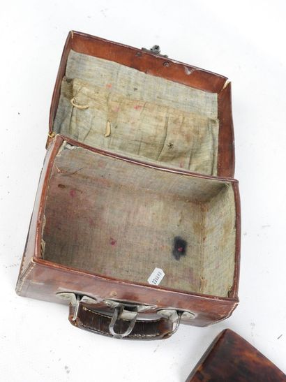 Tortoiseshell cigarette case. 13 x 7.5 cm....