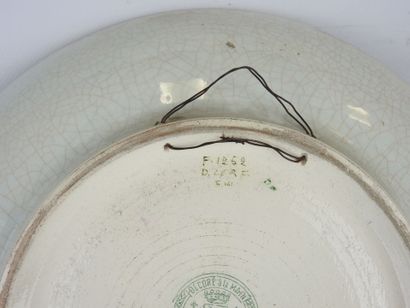 LONGWY: Circular-shaped dish in crackleware...