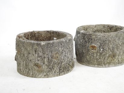 PAIR OF HIDDEN POTS in concrete imitating...