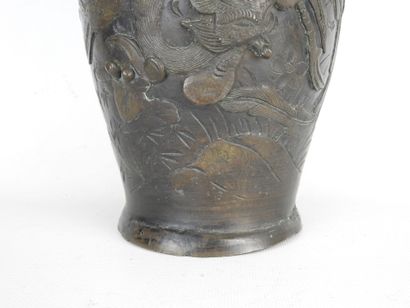 JAPAN : Bronze vase with brown patina decorated...