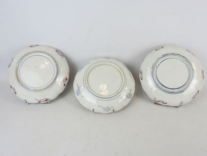 JAPAN: Three porcelain plates with blue,...