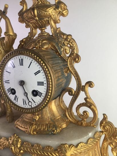 PENDULE in chased and gilded regule, the...