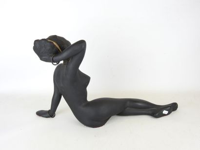 NU africaniste. Black ceramic subject with...