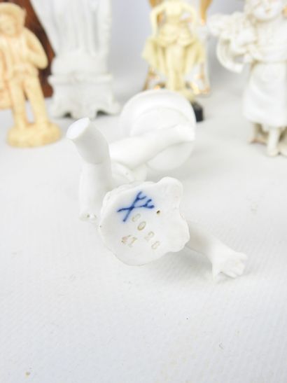LOT of cookies and porcelain including six...