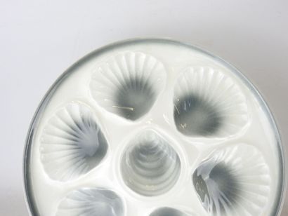 ORCHIES - Moulins des Loups: Six white earthenware...