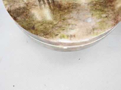 DE BYON (XIXth): Porcelain bonbonnière decorated...