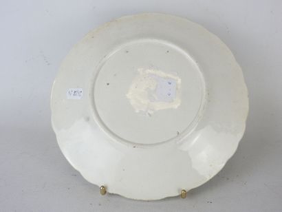 WASMUEL - Belgium: Barbotine scalloped rim...