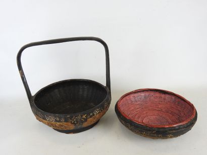 CHINA: Bronze perfume burner decorated with...