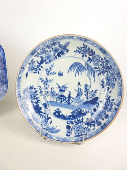 CHINA: Pair of blue-white porcelain plates...