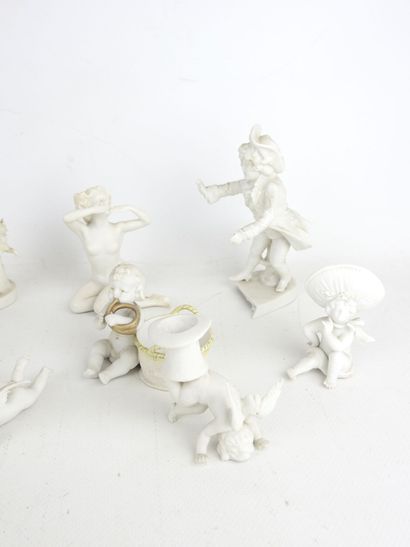 LOT of cookies and porcelain including six...
