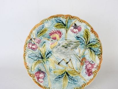 WASMUEL - Belgium: Barbotine scalloped rim...