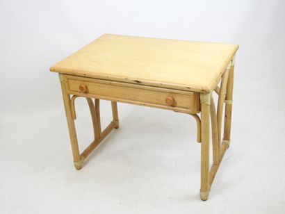 BUREAU d'enfant en bois et bambou, ouvrant...