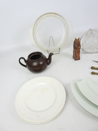 BROCANTE LOT including : - A brown English...