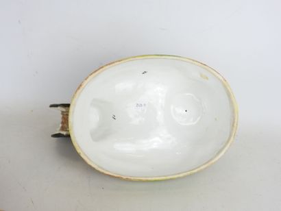 STAFFORDSHIRE: Hen in a nest with a fine...