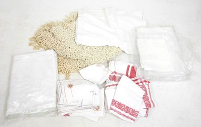 LOT of textiles including: - Damask cotton...
